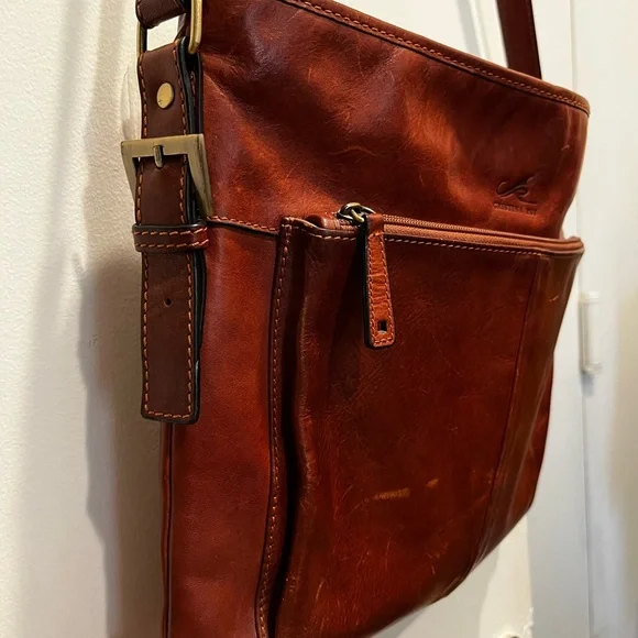 Elegant Brown Leather Messenger Bag